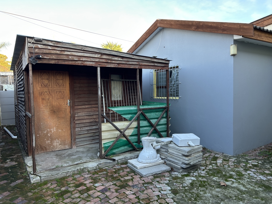 3 Bedroom Property for Sale in Peerless Park West Western Cape